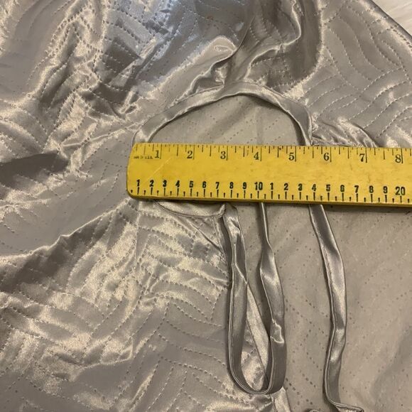 Silver quilted Christmas tree skirt. New, never used - Picture 5 of 6